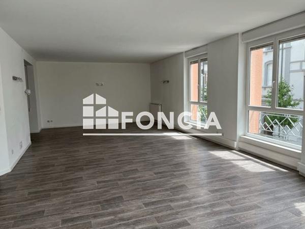 Location Appartement 4 pièces 143.9 m² - 60, AVENUE GAMBETTA Roanne 42300