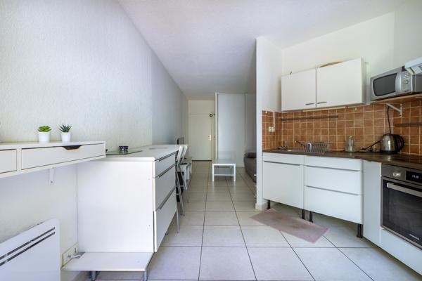 Prestige & Élégance – Studio avec Terrasse dans Résidence Premium