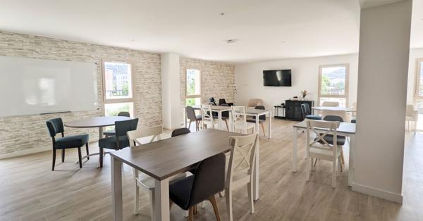 Appartement T3 de 55.79m², meublé, avec terrasse de 8,8m² et stationnement