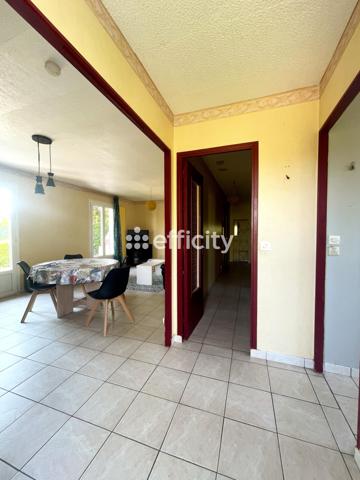 Maison
         5 pièces
        - 100 m² 199 000 € *