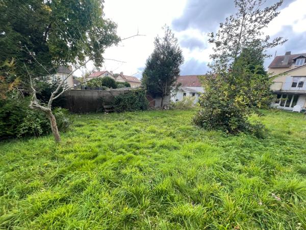 Terrain à bâtir viabilisé, de 200 m2, zone UA