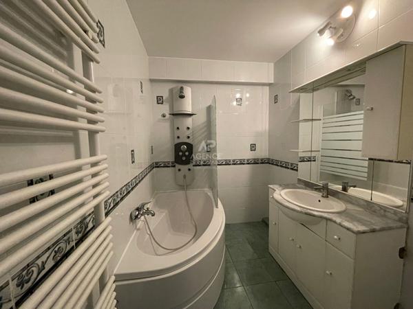 Appartement 3 pièces - SAINT GERMAIN EN LAYE Secteur Lycée International Loyer 1 800 €/mois charges comprises **  - Référence  18550