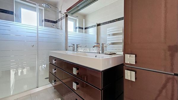 Maison individuelle en granit plein coeur de Matignon