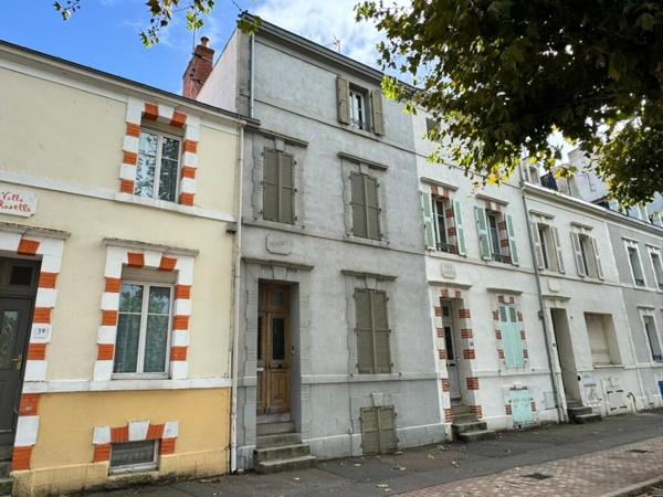 Magnifique maison  typique Sablaise en centre ville