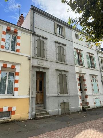 Magnifique maison  typique Sablaise en centre ville