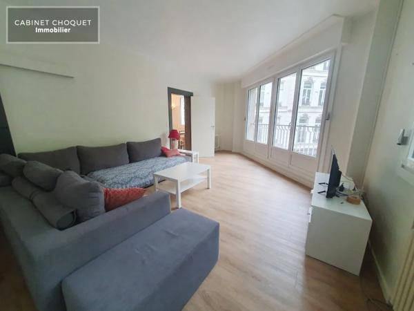 GRAND F2 BIS MEUBLE A LOUER - LILLE CENTRE - VAUBAN - QUAI DU WAULT - 91.5 m 2 - 1 680 € charges comprises par mois