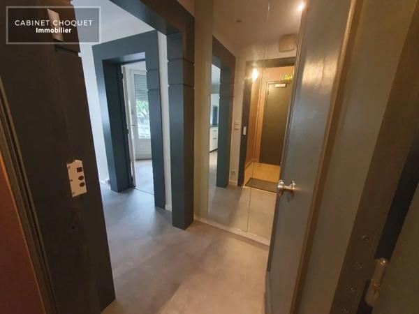 GRAND F2 BIS MEUBLE A LOUER - LILLE CENTRE - VAUBAN - QUAI DU WAULT - 91.5 m 2 - 1 680 € charges comprises par mois