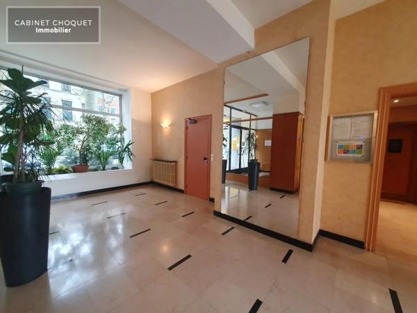 GRAND F2 BIS MEUBLE A LOUER - LILLE CENTRE - VAUBAN - QUAI DU WAULT - 91.5 m 2 - 1 680 € charges comprises par mois