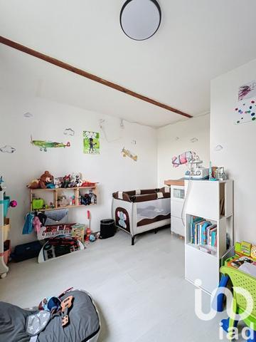 Maison 9 pièces de 159 m² à Saint-Pierre-lès-Nemours (77140)