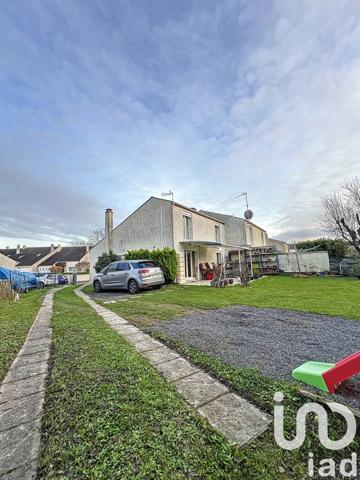 Maison 9 pièces de 159 m² à Saint-Pierre-lès-Nemours (77140)