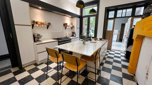 Maison mitoyenne 1 côté Armentières Secteur Lille 270 m²