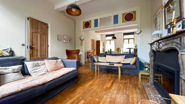 Maison mitoyenne 1 côté Armentières Secteur Lille 270 m²