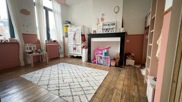 Maison mitoyenne 1 côté Armentières Secteur Lille 270 m²