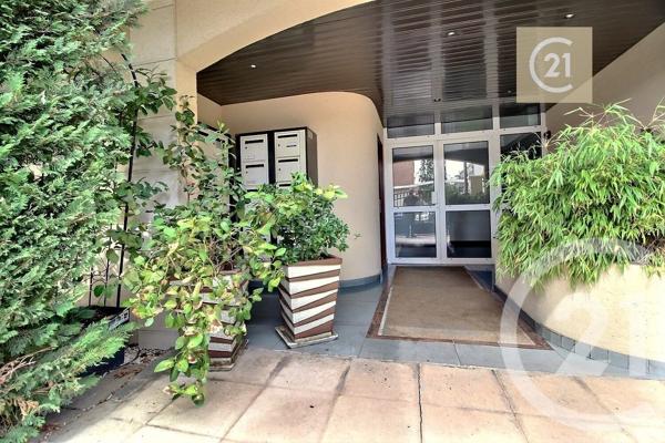 Appartement F3 à vendre  3 pièces - 60,59 m 2   LIVRY GARGAN  - 93