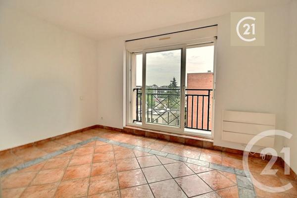 Appartement F3 à vendre  3 pièces - 60,59 m 2   LIVRY GARGAN  - 93