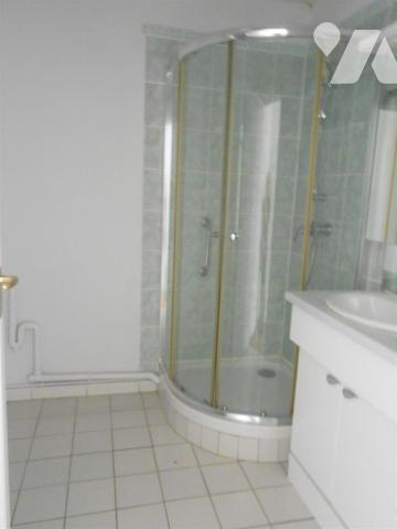 Appartement LES ESSARTS-LE-ROI au dernier étage avec ascenseur