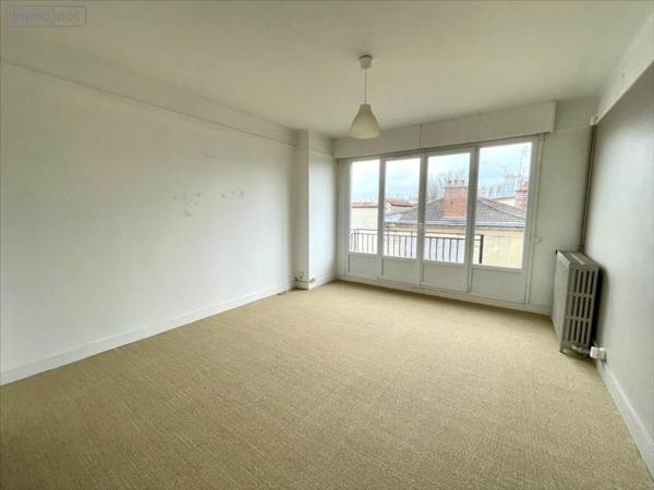 Appartement à louer à Reims dans la Marne (51100), ref : LOCASOHSYM