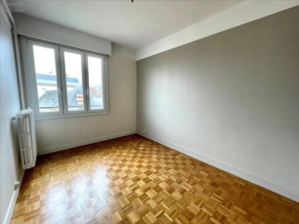 Appartement à louer à Reims dans la Marne (51100), ref : LOCASOHSYM
