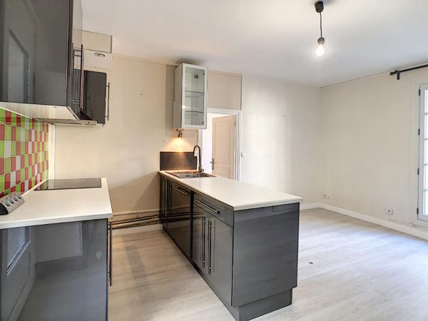 APPARTEMENT T2 - QUARTIER DES HALLES -  34.63 m2 - CAVE ET CAGIBI