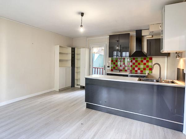 APPARTEMENT T2 - QUARTIER DES HALLES -  34.63 m2 - CAVE ET CAGIBI