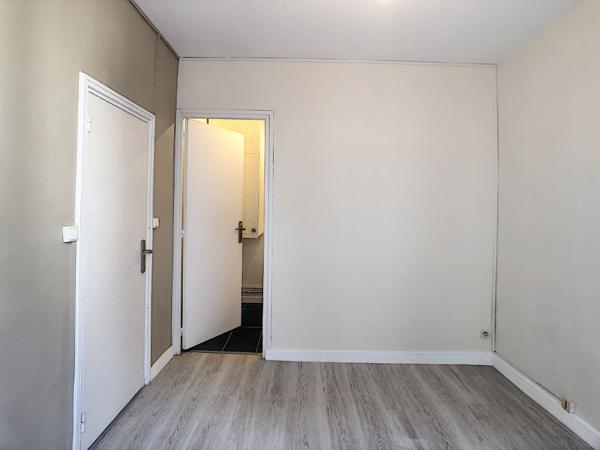 APPARTEMENT T2 - QUARTIER DES HALLES -  34.63 m2 - CAVE ET CAGIBI