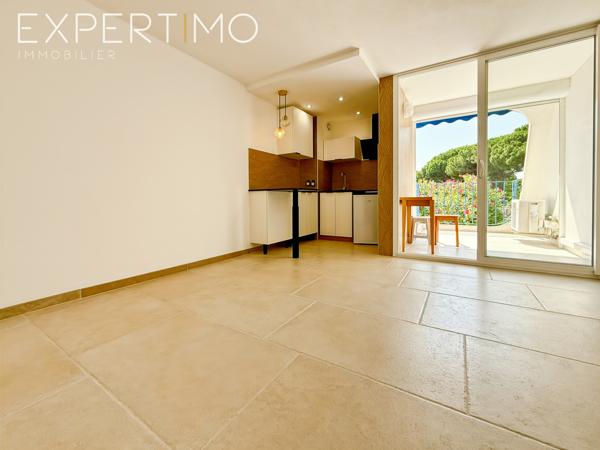 La Grande-Motte (34280) Trés beau studio avec balcon et place de parking nominative