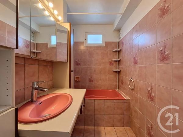 Appartement F4 à vendre  4 pièces - 68,17 m 2   FRESNES  - 94