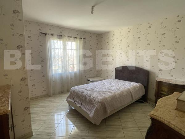 Beau Plain-pied sur un beau terrain de 937m² dans la commune de Pommeuse !