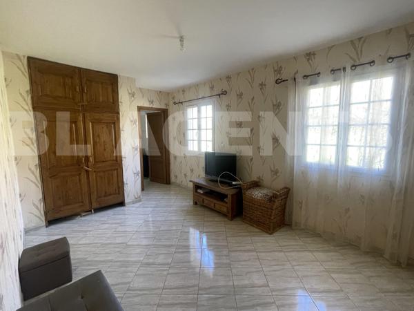 Beau Plain-pied sur un beau terrain de 937m² dans la commune de Pommeuse !