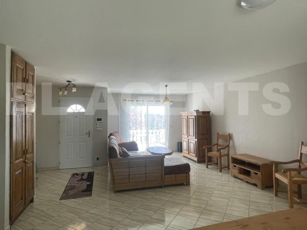 Beau Plain-pied sur un beau terrain de 937m² dans la commune de Pommeuse !