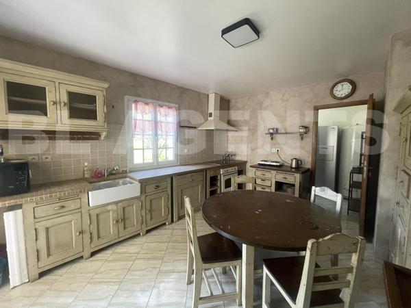 Beau Plain-pied sur un beau terrain de 937m² dans la commune de Pommeuse !