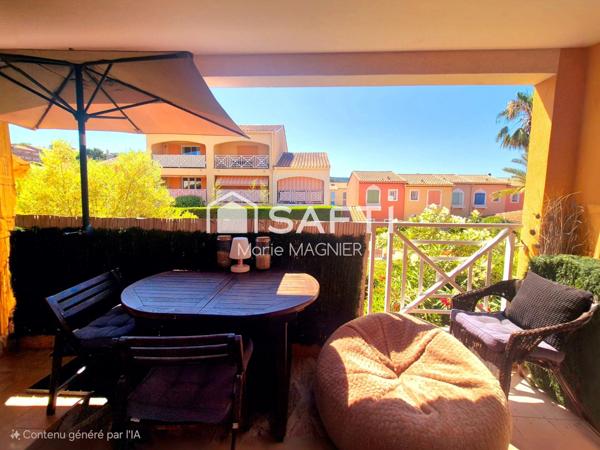 CENTRE -VILLE A PIED, bel appartement T2 de 37m2 avec terrasse couverte de 9m2  et parking privatif dans une résidence sécurisée avec piscine - LA CROIX VALMER