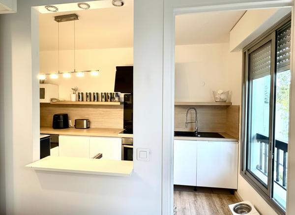 Vente
                Appartement70 m² - 2 Pièces -
                    THIAIS (94320)