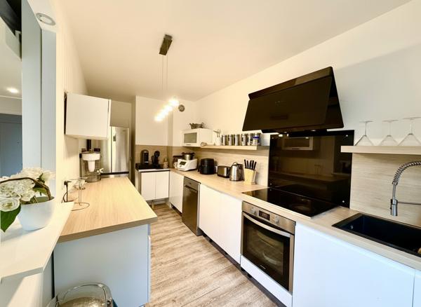 Vente
                Appartement70 m² - 2 Pièces -
                    THIAIS (94320)