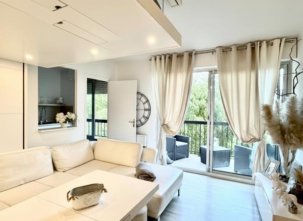 Vente
                Appartement70 m² - 2 Pièces -
                    THIAIS (94320)
