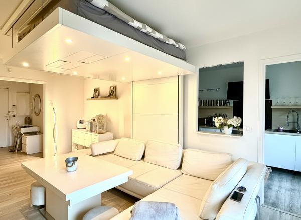 Vente
                Appartement70 m² - 2 Pièces -
                    THIAIS (94320)