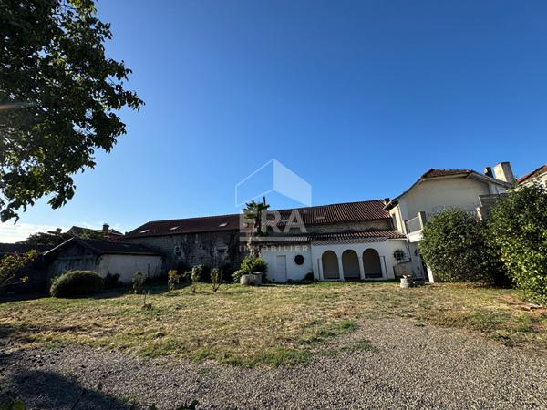 Maison atypique centre ville de Vic en Bigorre