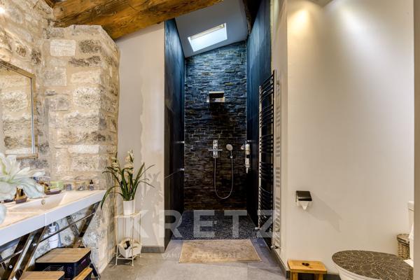 Magnifique villa d'architecte avec vue exceptionnelle en plein centre de Forcalquier au calme