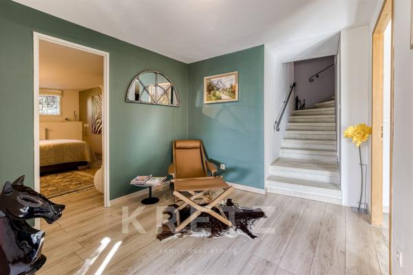 Magnifique villa d'architecte avec vue exceptionnelle en plein centre de Forcalquier au calme