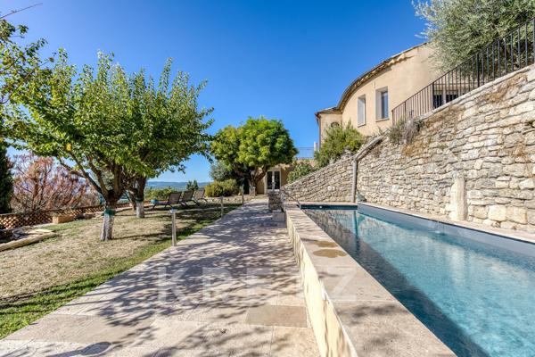 Magnifique villa d'architecte avec vue exceptionnelle en plein centre de Forcalquier au calme