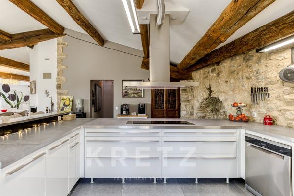 Magnifique villa d'architecte avec vue exceptionnelle en plein centre de Forcalquier au calme