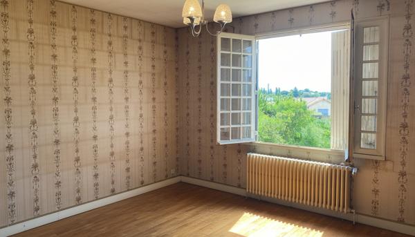 À VENDRE MAISON DE144 m2 NIORT QUARTIER SOUCHÉ  À RÉNOVER, 4 CHAMBRES