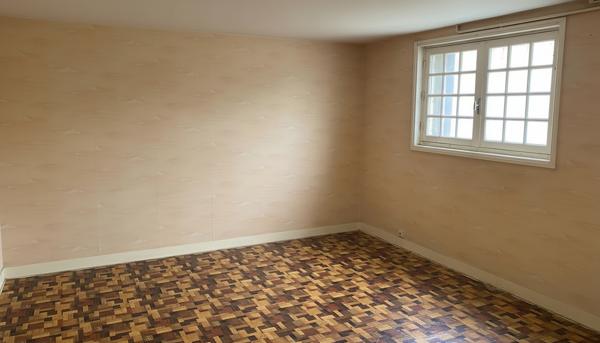 À VENDRE MAISON DE144 m2 NIORT QUARTIER SOUCHÉ  À RÉNOVER, 4 CHAMBRES