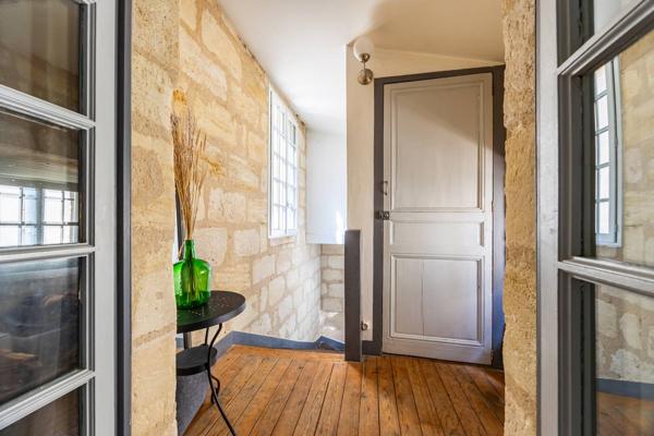 Appartement Hyper centre Bordeaux, 2 chambres, terrasse
