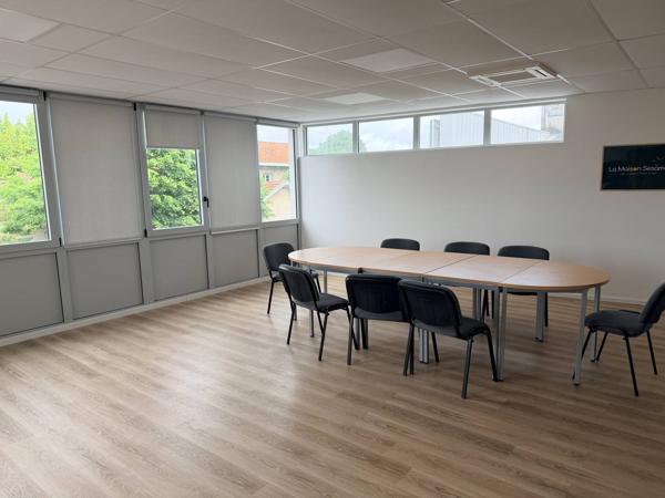 Location bureau / salle de réunion 50 m²-LE BOUSCAT