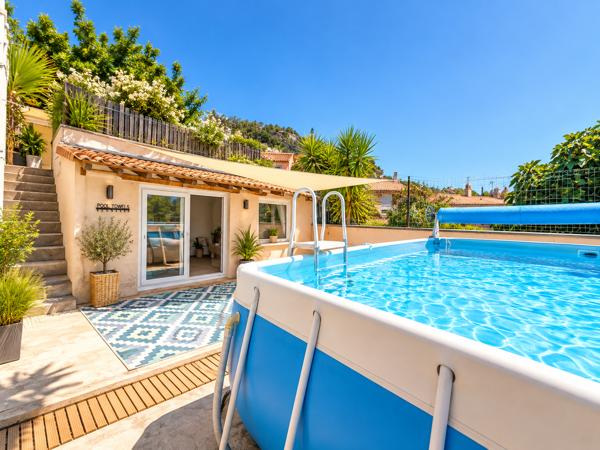 VILLA 4 CHAMBRES GARAGE ET PISCINE VUE SUR ETANG