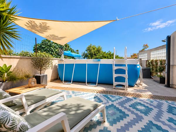 VILLA 4 CHAMBRES GARAGE ET PISCINE VUE SUR ETANG