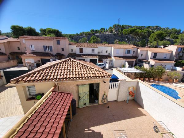 VILLA 4 CHAMBRES GARAGE ET PISCINE VUE SUR ETANG