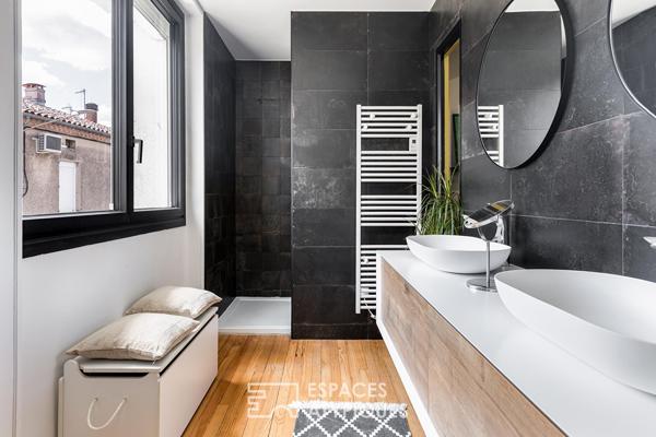 Maison de ville avec piscine, studio indépendant et garage