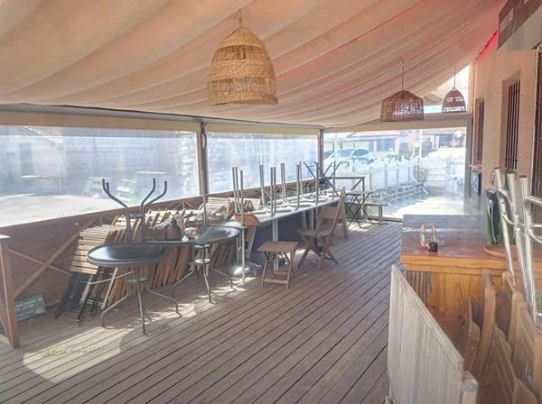 A VENDRE FONDS DE COMMERCE BAR RESTAURANT AUX VIEUX SALINS HYERES